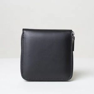 Everlane black leather zip wallet